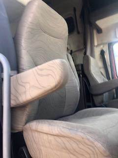 Good Used PAssenger Side SeAt For A 2014 Volvo VNL64T