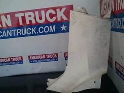 Used RH Side Cowl Goes Between Door And Hood One Of The Mounts Is Broken For