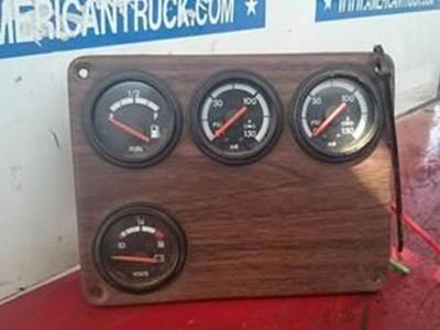 Used 4 Gauge Dash Panel For 2002 Freightliner FLD