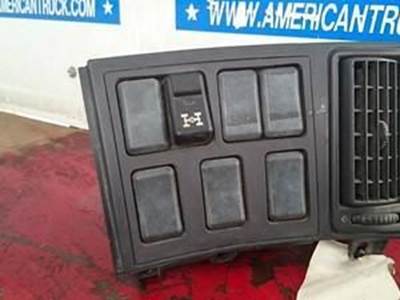 Used Switch Dash Panel With Air Vent For 2007 Volvo