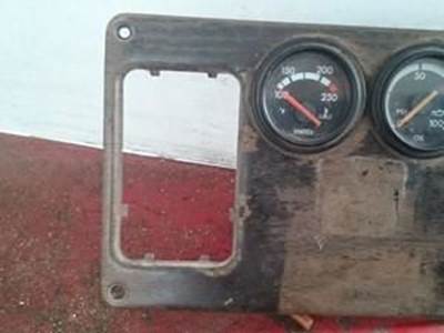 Used 2 Gauge Dash Panel Air Vent Is MIsSING For Freightliner FLD Or Classic D901