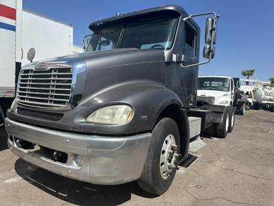 Freightliner Columbia 112 Day Cab Truck - Mercedes-Benz, 10 Speed Manual