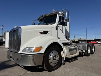 Peterbilt 384 Day Cab Truck - Paccar 380HP, 10 Speed Manual