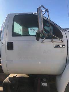 Good Used PAssenger Side Door With MAnuAl Windows For A 2000 Ford F750