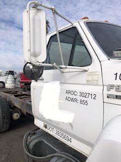 Good Used PAssenger Side Door With MAnuAl Windows For A 1994 Ford FT900