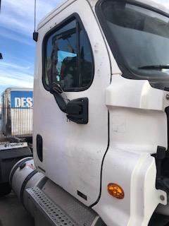 Good Used PAssenger Side Door With Power Windows For A 2012 Freightliner