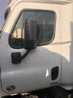 Good Used Driver Side Door With Power Windows For A 2016 Freightliner CAscAdiA