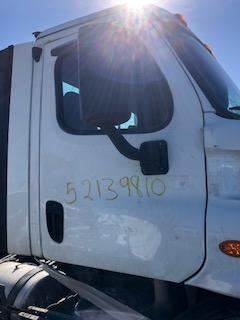 Good Used PAssenger Side Door With Power Windows For A 2019 Freightliner