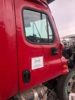 Good Used PAssenger Side Door With Power Windows For A 2013 Freightliner