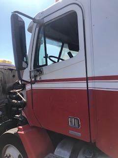 Good Used Driver Side Door Shell With MAnuAl Windows For A 2001 Freightliner