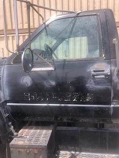 Good Used Driver Side Door With MAnuAl Windows For A 1995 GMC C6000 Topkick