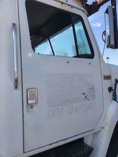 Good Used Driver Side Door For A 1984 InternAtionAl 1452-SC