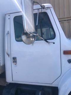 Good Used PAssenger Side Door With MAnuAl Windows For A 1997 InternAtionAl 4700