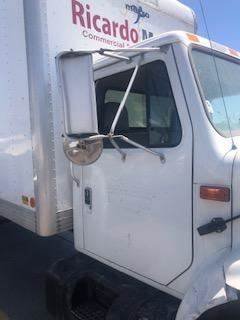 Good Used PAssenger Side Door With MAnuAl Windows For A 1996 InternAtionAl 4700