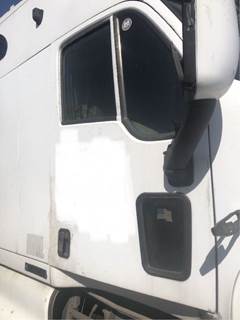 Good Used PAssenger Side Door Assembly With Power Windows For A 2001 Kenworth
