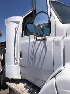 Good Used PAssenger Side Door With MAnuAl Windows For A 2005 Sterling A9500