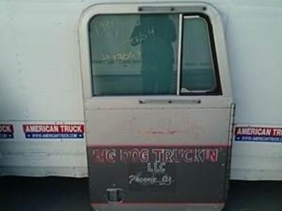 Used  Passenger Side Door For 1980 Peterbilt 359 Good Condition