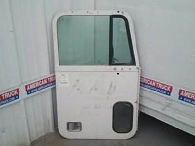 Used White Passenger Side Door For 2000 Freightliner FLD120