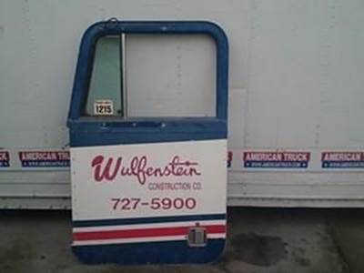 Used Driver Side Door For Prterbilt 379 In Good Condition
