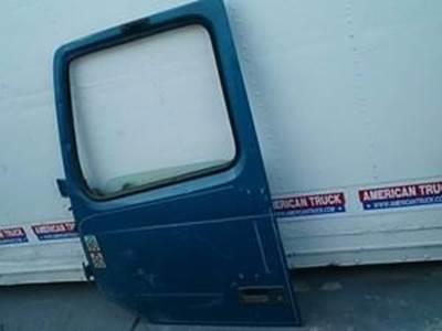 Used Driver Side Door For Volvo VNL In Good Condition