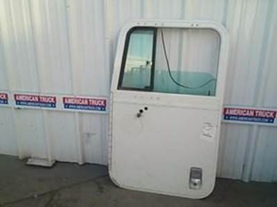 Used Driver Side Door In Good Shape For 2001 InTERNATIONAL 9200