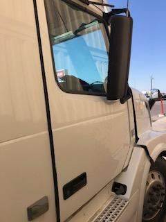 Good Used PAssenger Side Door With Power Windows For A 2012 Volvo VNL64T