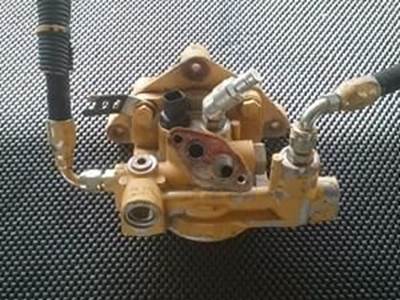CAT C13 Fuel Filter Housing