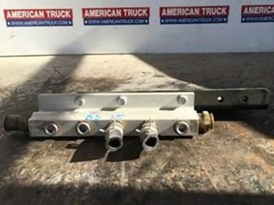 Used Heater Manifold For Freightliner Off Of Detroit DD15