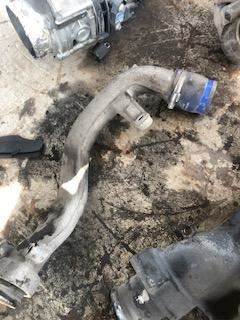 Good Used CoolAnt Pipe For A Detriot DD15 Engine. OEM No: A4722030302