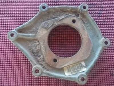 Power Steering Pump Housing Plate For A Detroit Diesel Engine