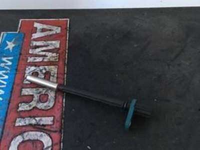 Used Camshaft Position Sensor For A International DT466E Engine