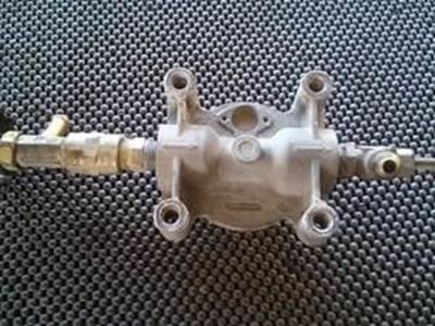 International Filter Base With Shut-Off Valves