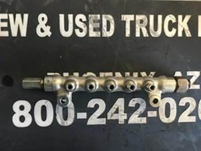 Used Fuel Rail For A Isuzu 4HK1-TC Engine