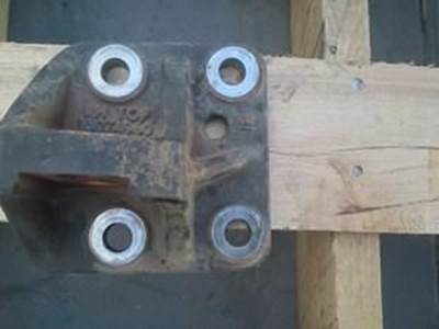 Used Engine Mount Bracket RH Top For Caterpillar C7 Engine Assembly