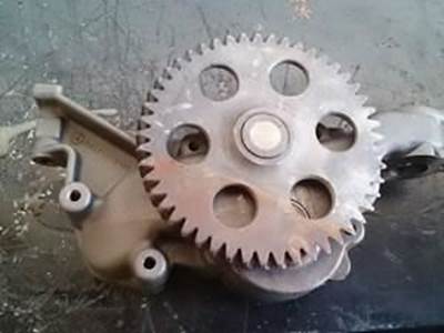 Good Clean And Inspected Mercedes MBE4000 Oil Pump