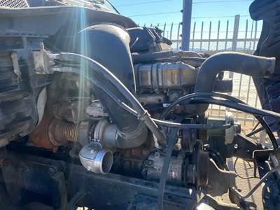 Used Detroit DD15 Engine Out Of A 2014 Freightliner CAscAdiA 125 With 682,217