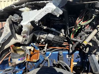Engine for a 2016 Freightliner Cascadia 125