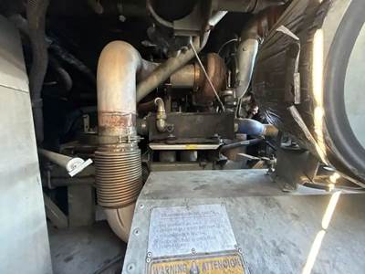 Engine for a 2006 Mci 102D3 INTERCITY