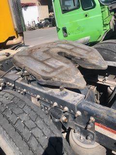 Good Used FontAine StAtionAry Fifth Wheel From A 2004 Freightliner CL120