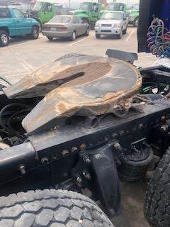 Good Used HollAnd StAtionAry Fifth Wheel For A 2013 Freightliner CAscAdiA 125