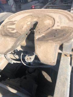 Good Used HollAnd StAtionAry Fifth Wheel From A 2013 Kenworth T800