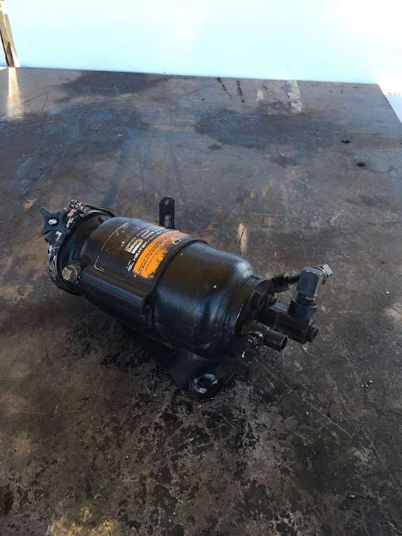 Used b 525 Water Seperator For 2000 Freightliner Classic XL For Sale