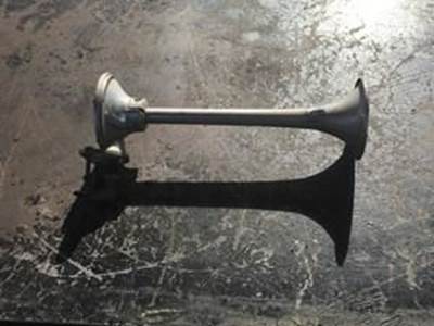 Used Air Horn For A 1999 internAtionAl 9100