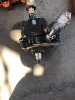 Good Used Fuel Injection Pump For A 5.9L Cummins Engine. PT NO:0 445 020 147