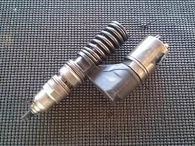 Used Fuel Injector For A Caterpillar 3406 Engine