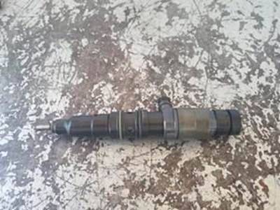 Used Detroit DD15 Fuel Injector
