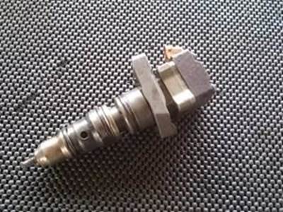 International 7.3L DT444E Injector
