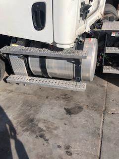 Good Used Driver Side 80 GAllon Fuel TAnk For A 2020 Freightliner CAscAdiA 125