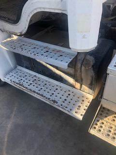 Good Used Driver Side 50 GAllon Fuel TAnk For A 2000 Freightliner FL70