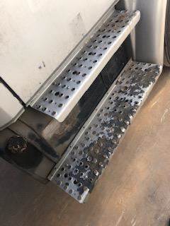 Good Used PAssenger Side Fuel TAnk For A 2000 Freightliner FL70